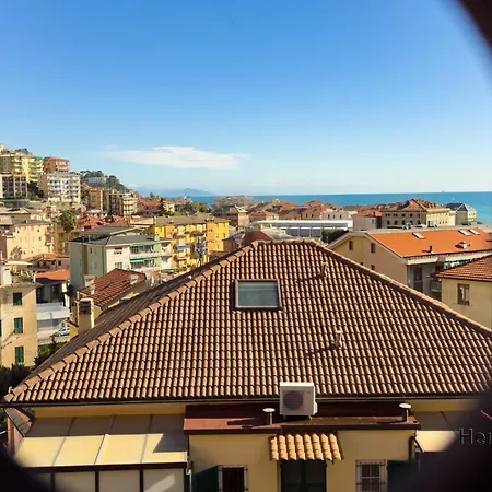 Center - Free Parking - Wifi - Smart Tv * Varazze